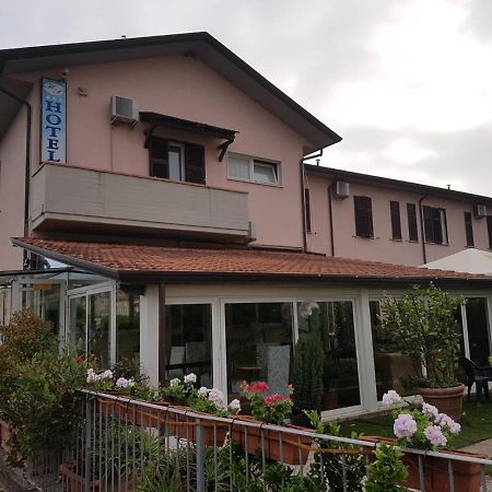 Hotel Patrizia Marina di Massa Exterior foto