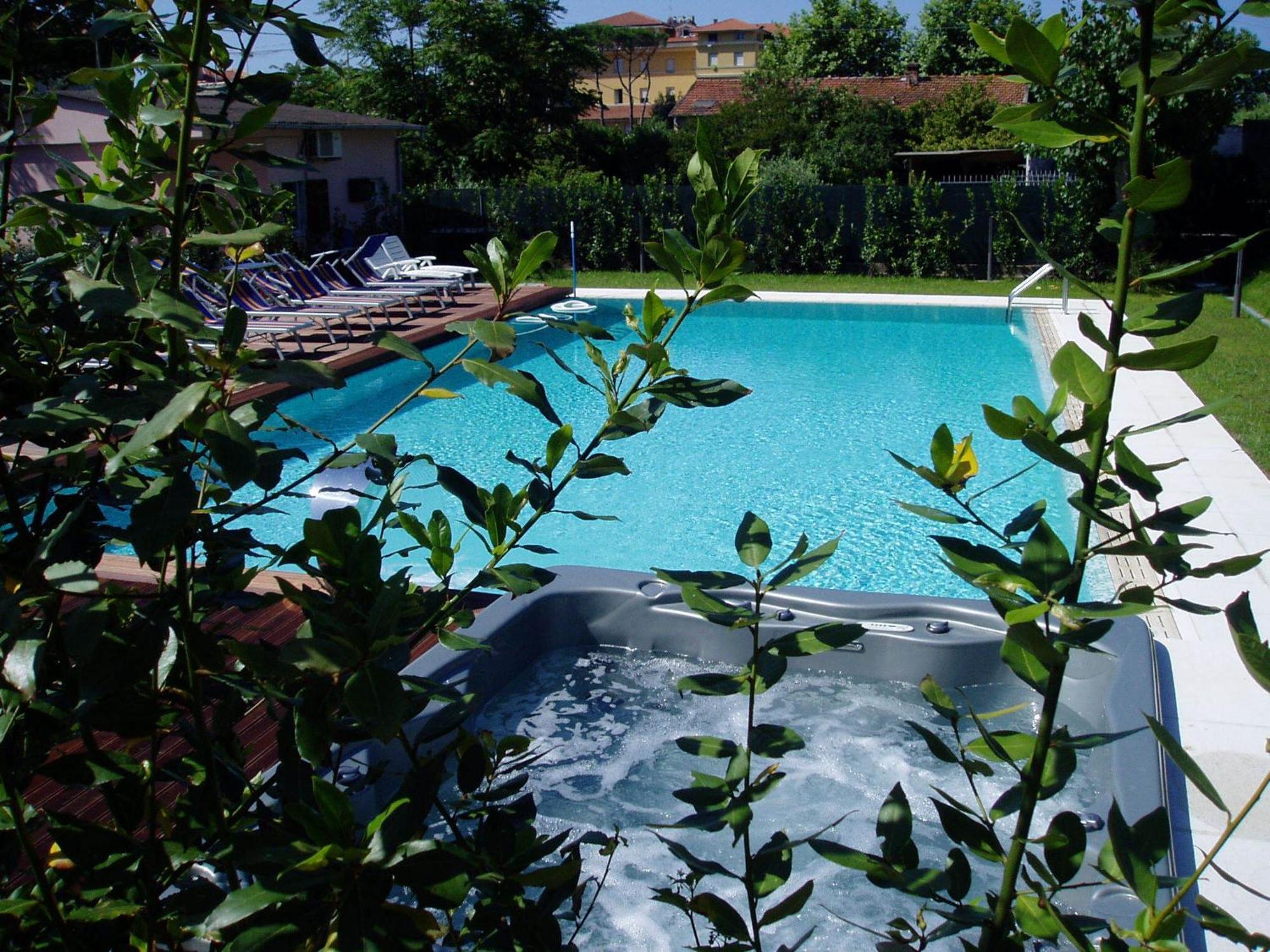 Hotel Patrizia Marina di Massa Exterior foto